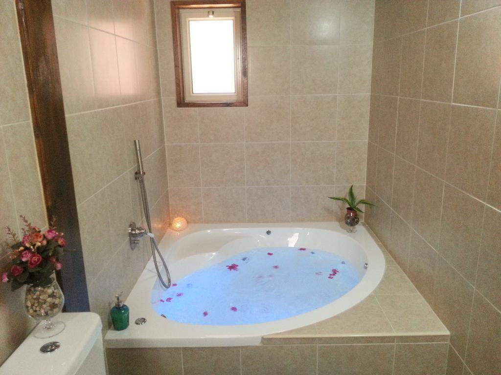 Dead Sea Dawn Villa Neot HaKikar Стая снимка